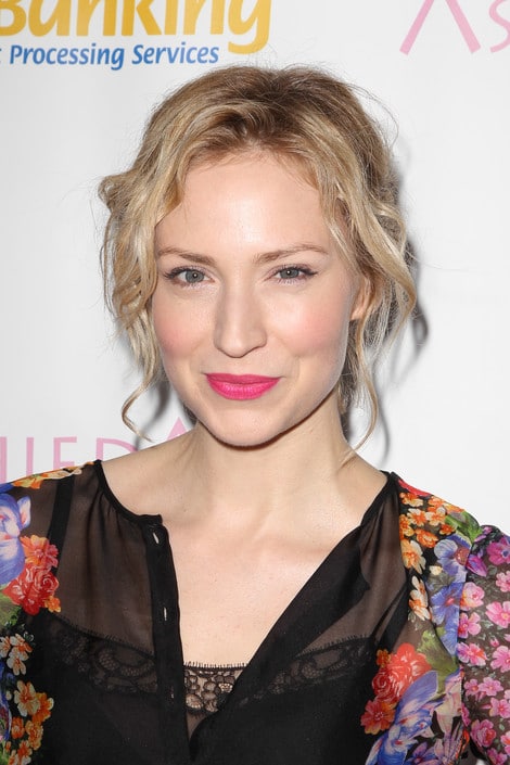 Next photo of Beth Riesgraf