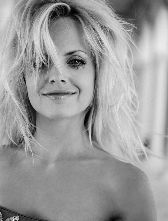 Mena Suvari