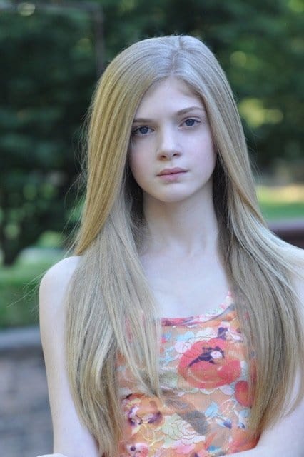 Elena Kampouris Elena Kampouris