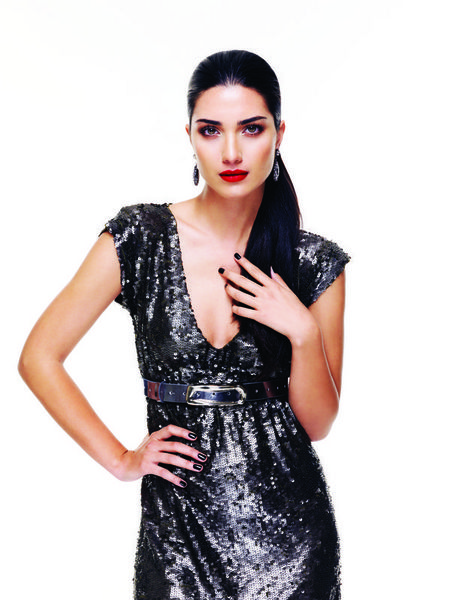 Tuba Büyüküstün image