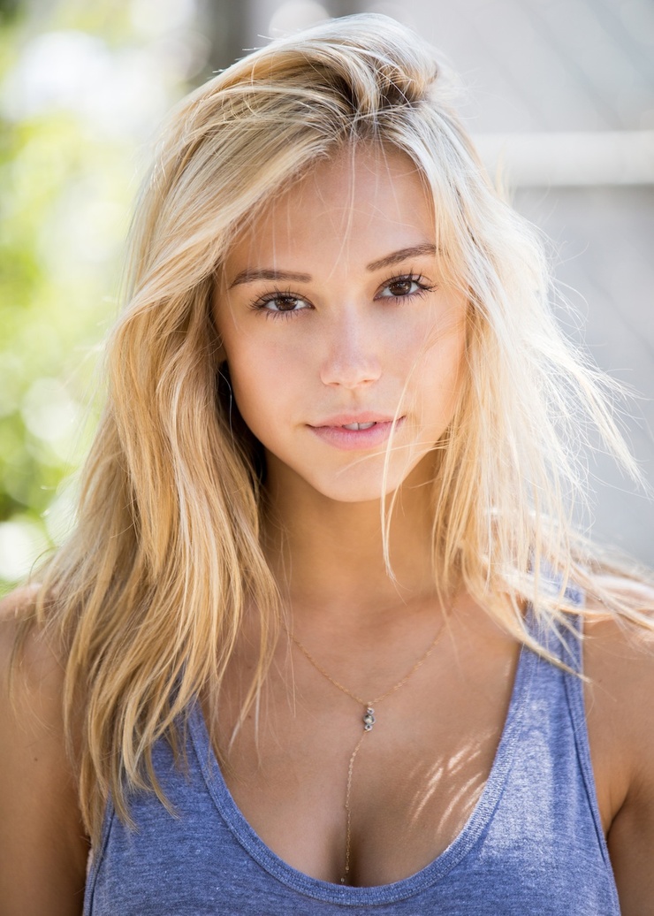 Alexis Ren Alexis Ren