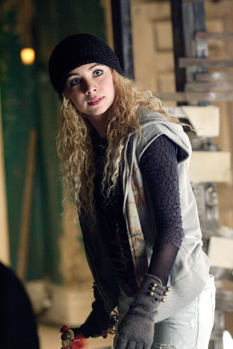Lost Girl Lost Girl