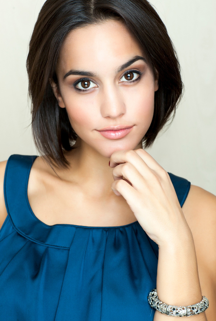 Megan Montaner Megan Montaner