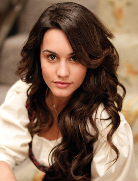 Megan Montaner Megan Montaner