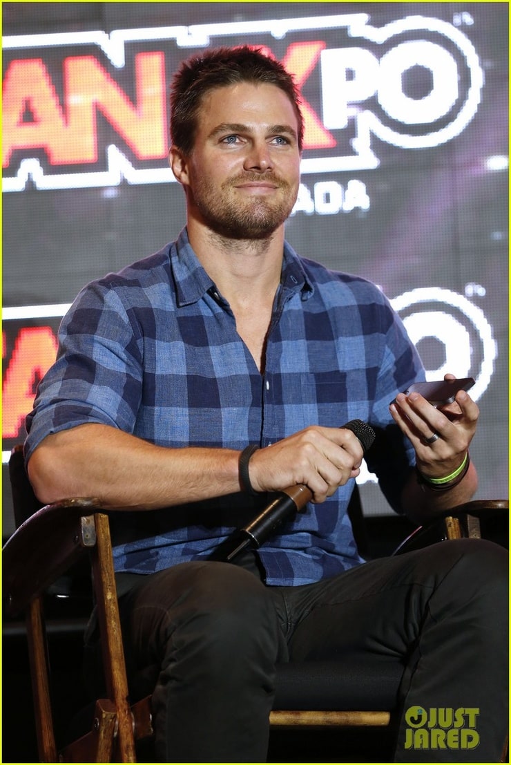 Stephen Amell