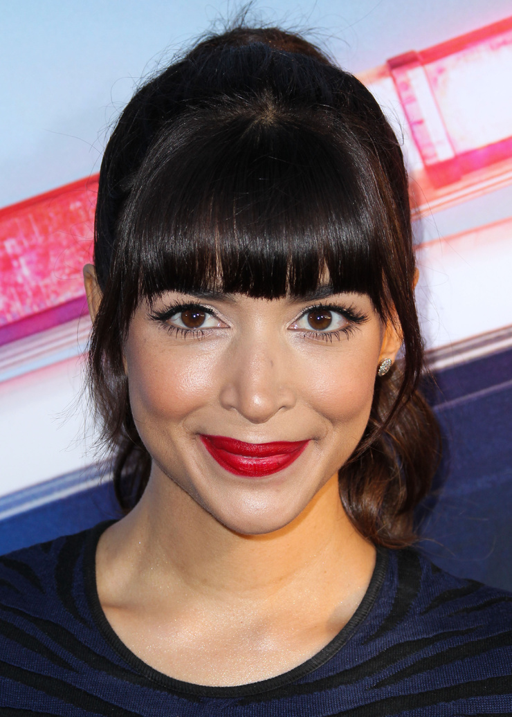 Hannah Simone
