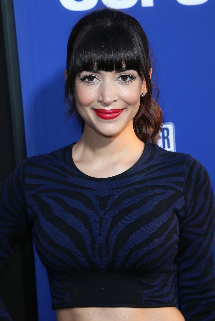 Hannah Simone