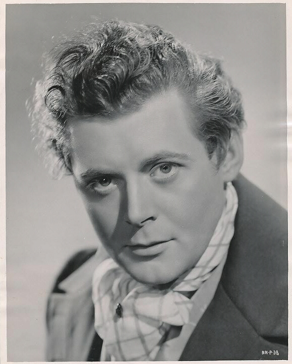 Derek Bond