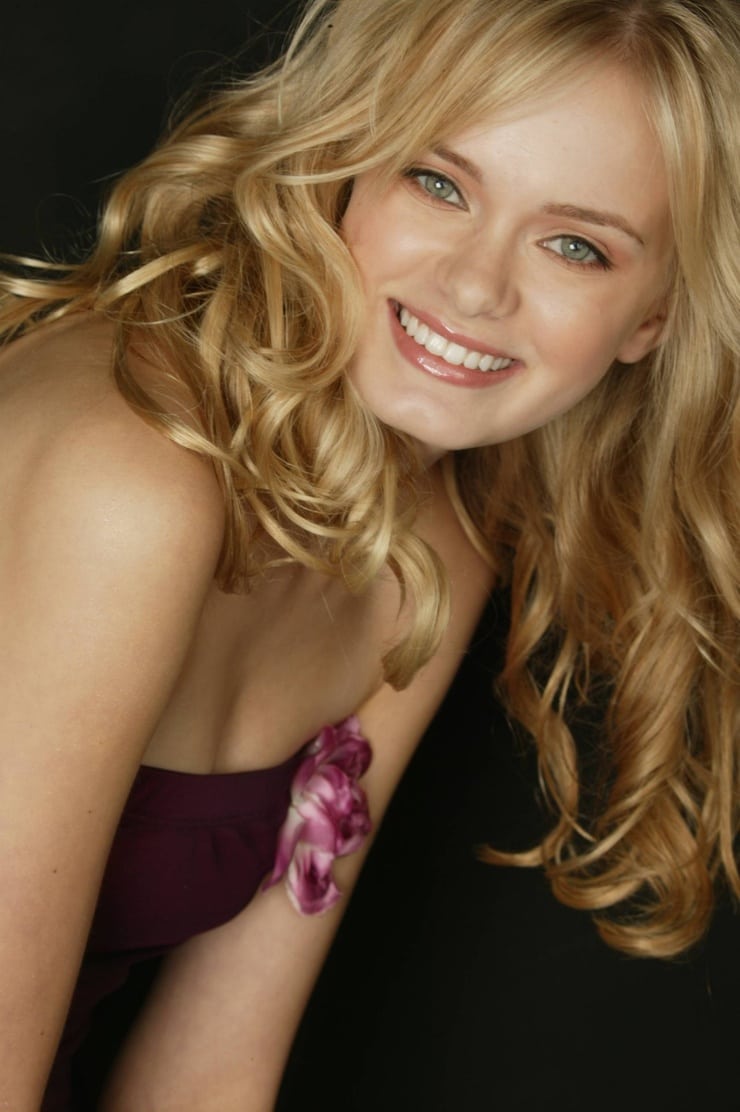 Sara Paxton