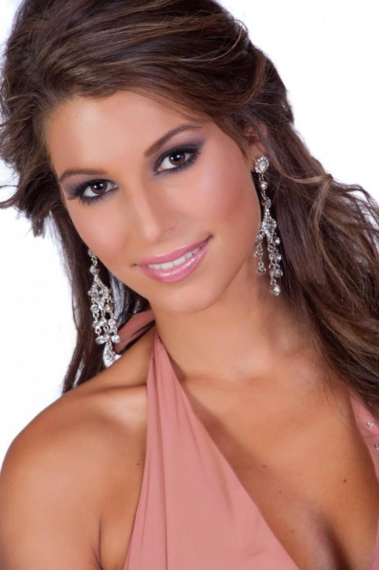 Laury Thilleman Laury Thilleman