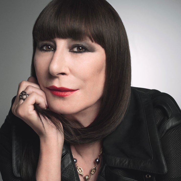 Anjelica Huston