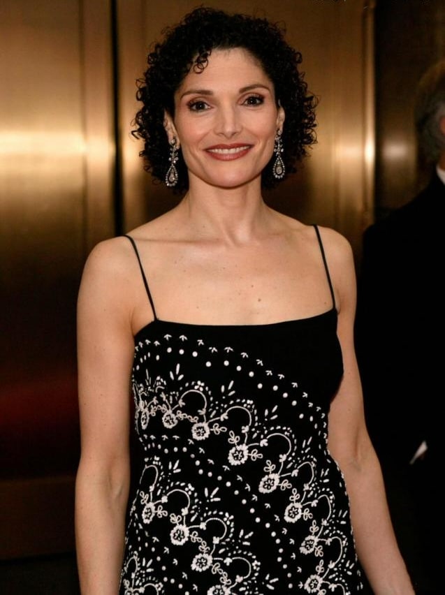 Mary Elizabeth Mastrantonio