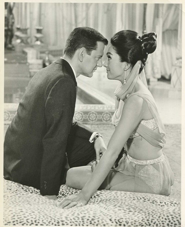 The Brass Bottle (1964) The Brass Bottle (1964)
