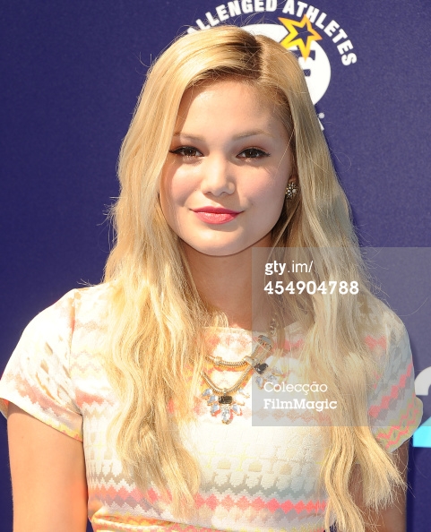 Olivia Holt (S)