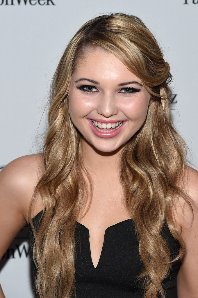 Sammi Hanratty Sammi Hanratty