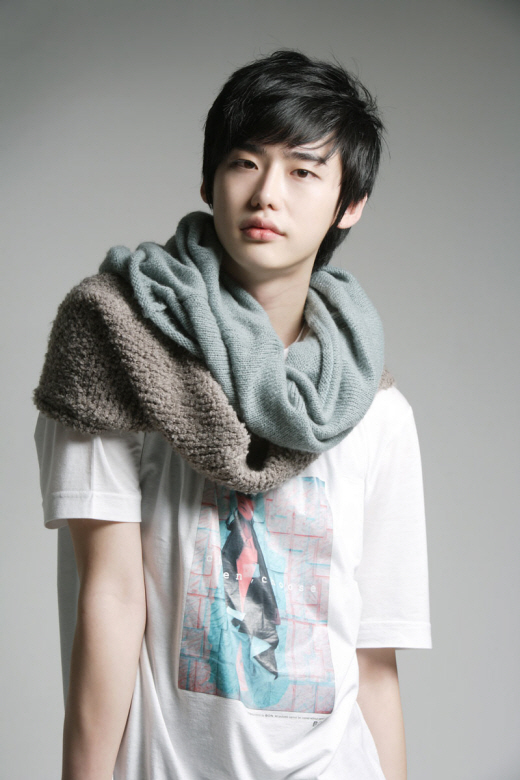 Jong Suk Lee