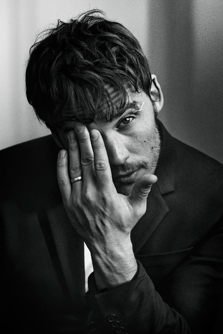 Sam Claflin Sam Claflin
