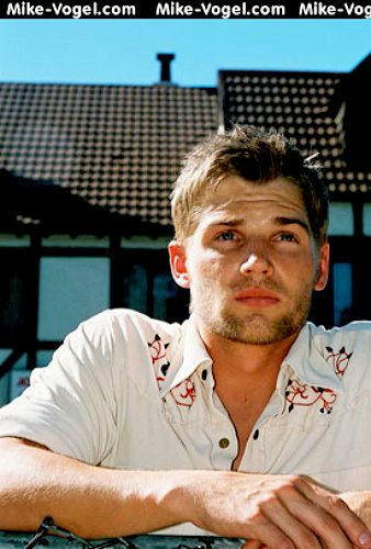 Mike Vogel