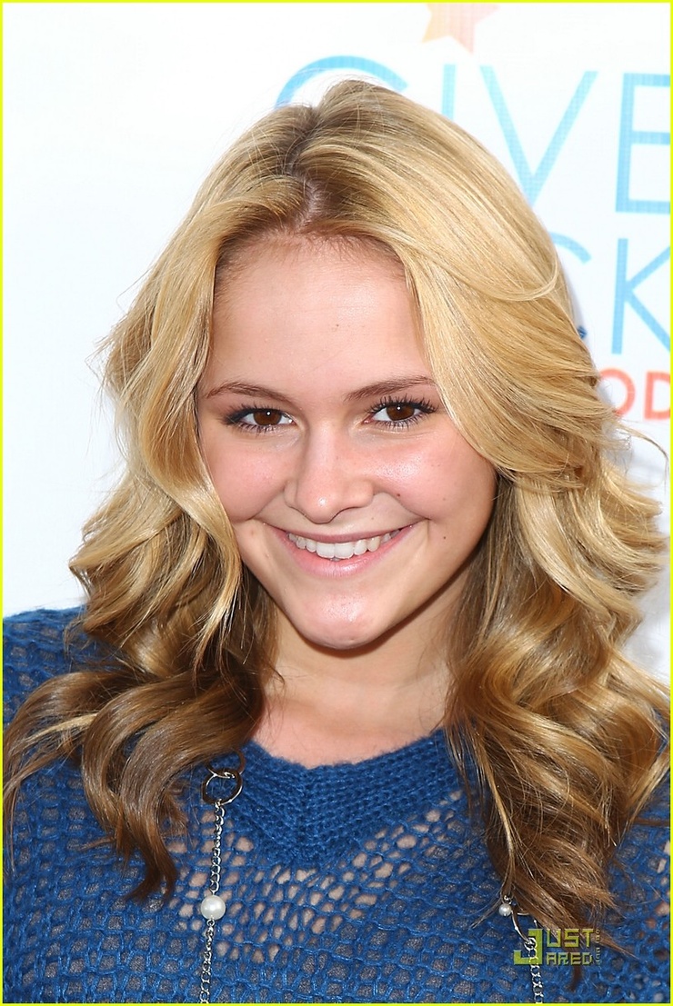 Cassi Thomson Cassi Thomson