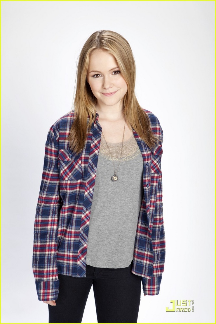 Cassi Thomson Cassi Thomson