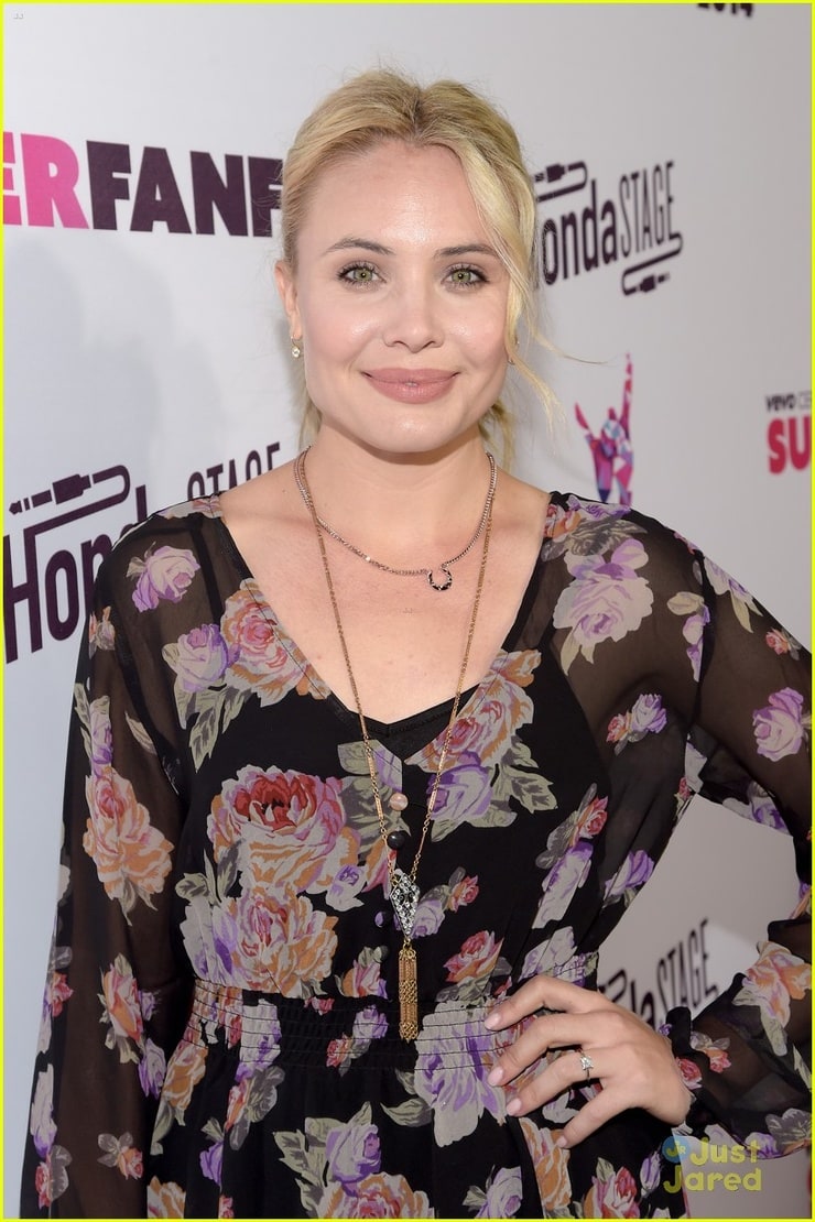 Leah Pipes