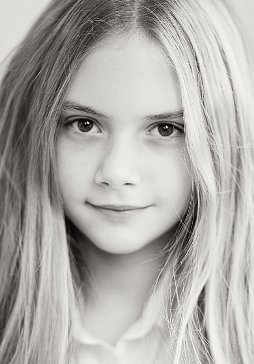 Picture of Emilia Jones