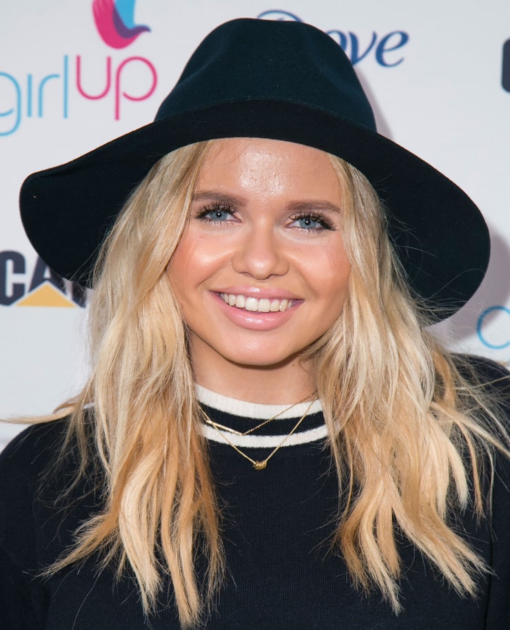 Alli Simpson