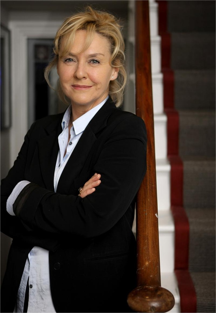 Amanda Burton