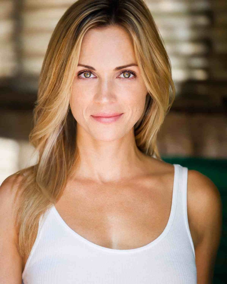 Picture of Kelly Sullivan