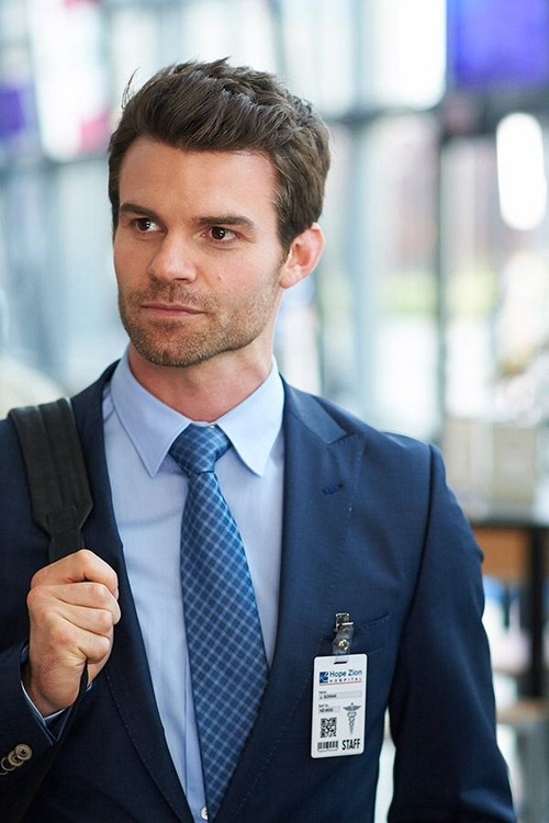 Daniel Gillies