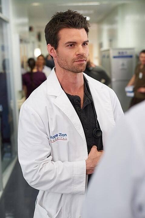 Daniel Gillies