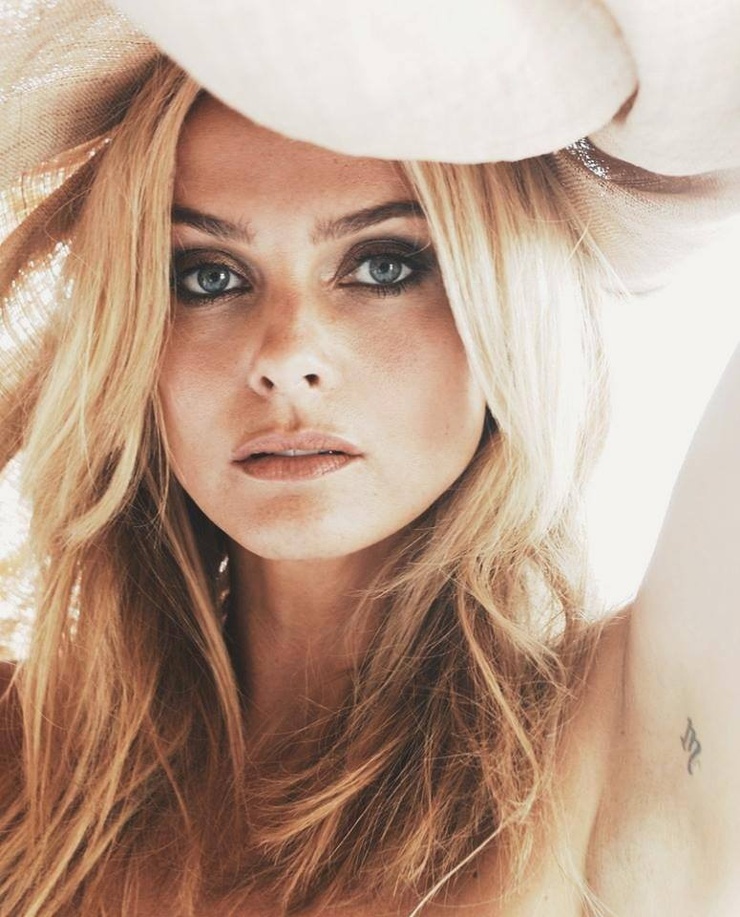 Izabella Scorupco Izabella Scorupco