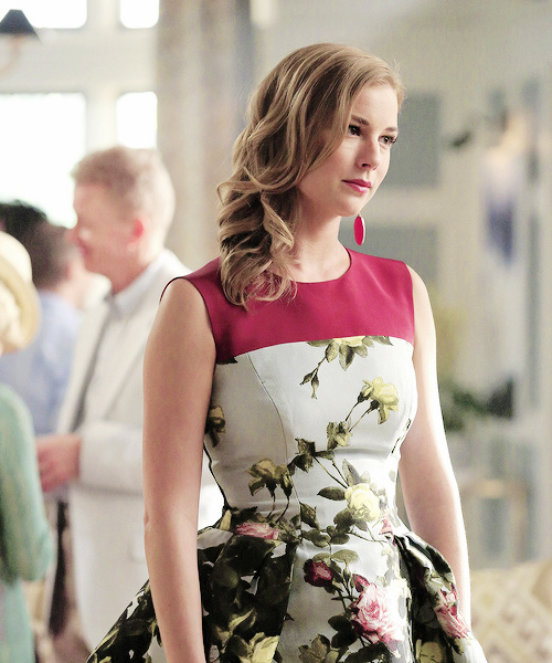 Emily VanCamp Emily VanCamp