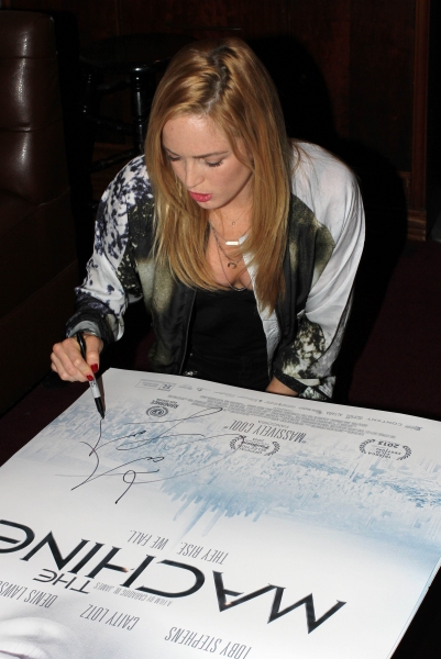 Caity Lotz Caity Lotz