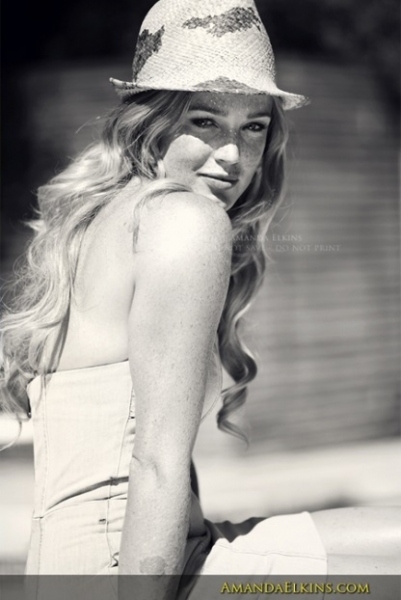 Caity Lotz Caity Lotz