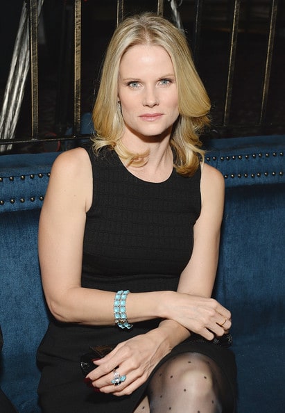 Joelle Carter