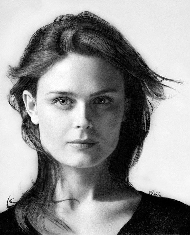 Emily Deschanel