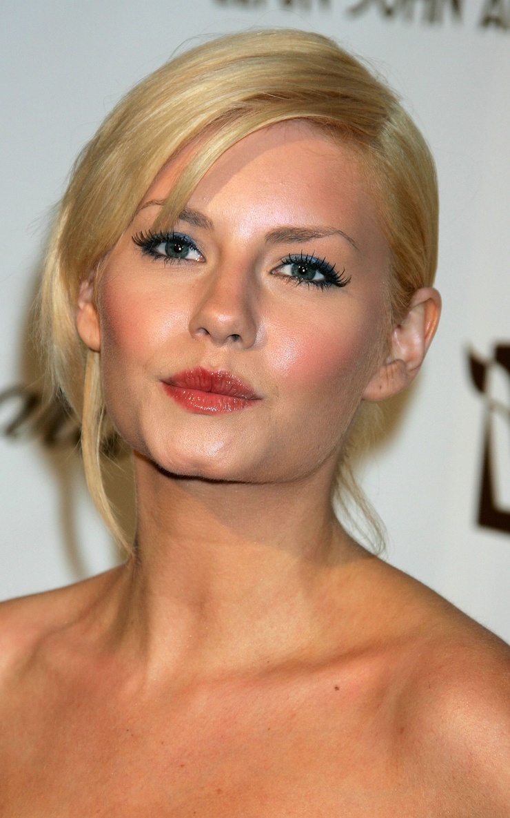 Elisha Cuthbert Elisha Cuthbert
