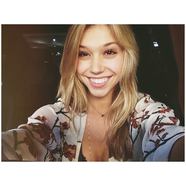 Alexis Ren Alexis Ren