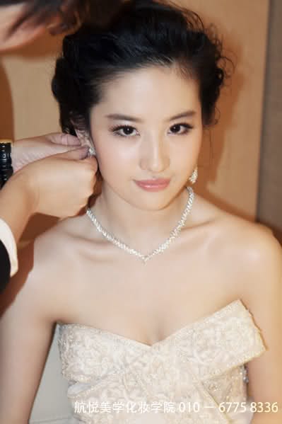 Yifei Liu