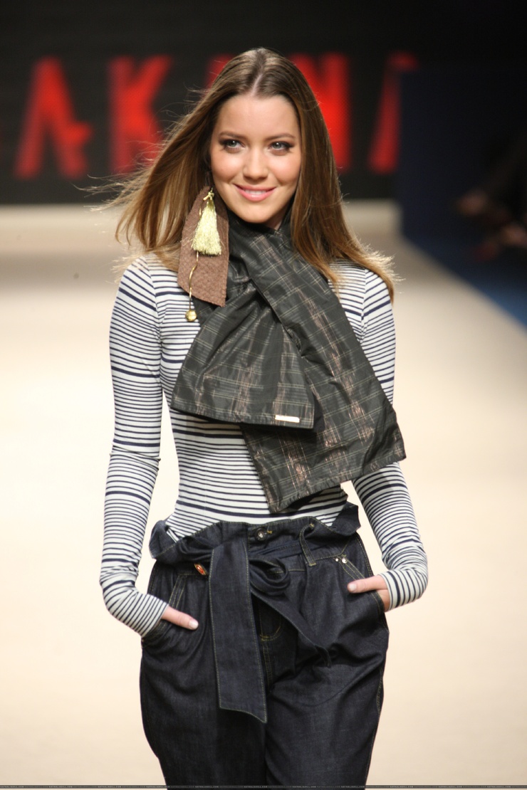 Nathália Dill Nathália Dill