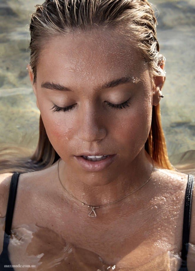 Alexis Ren Alexis Ren