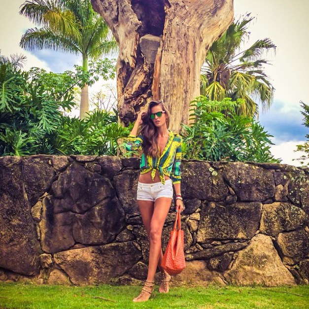 Izabel Goulart Izabel Goulart