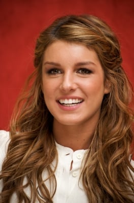 Shenae Grimes