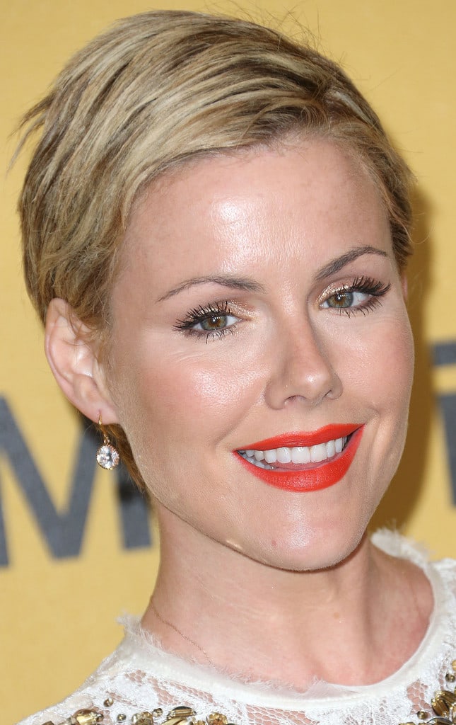 Kathleen Robertson