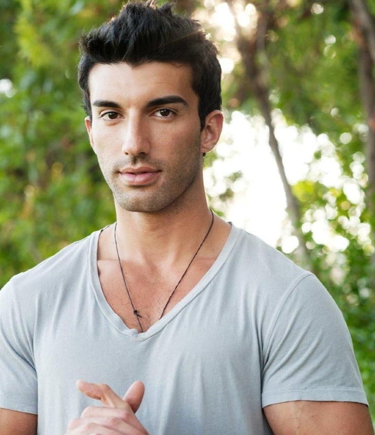 Picture of Justin Baldoni