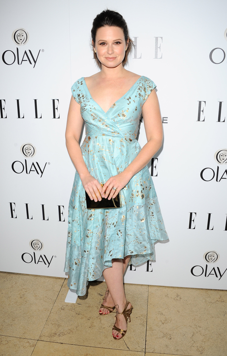 Katie Lowes