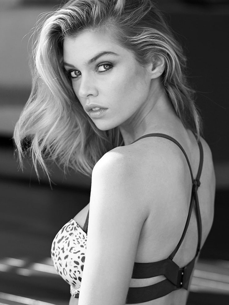 Stella Maxwell