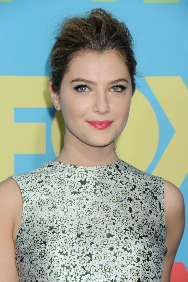 Zoe Levin Zoe Levin