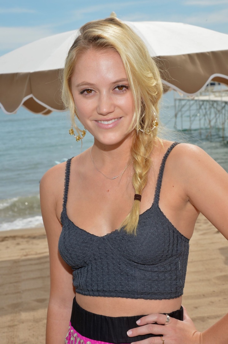 Maika Monroe Maika Monroe